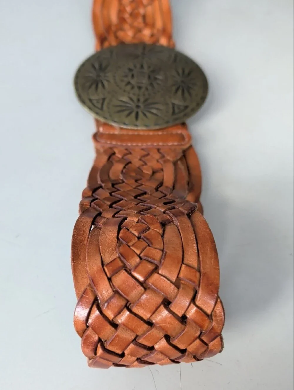 bebe Braided Tan Soft Shiny Leather Belt w/ Antique Brass Medallion Length 43